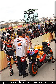 motogp_stoner_005_espagne_aragon_2011.jpg