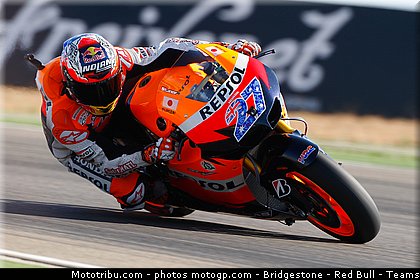 motogp_stoner_026_espagne_aragon_2011.jpg