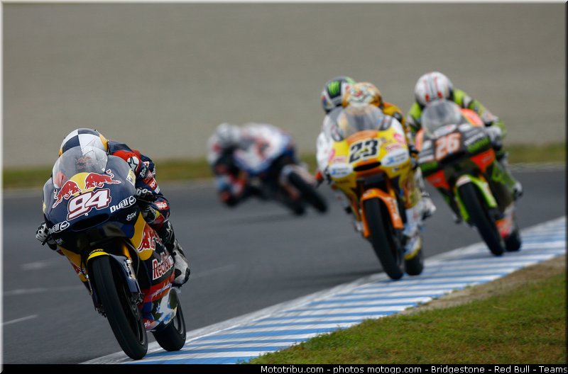 moto2_045_japon_motegi_2011