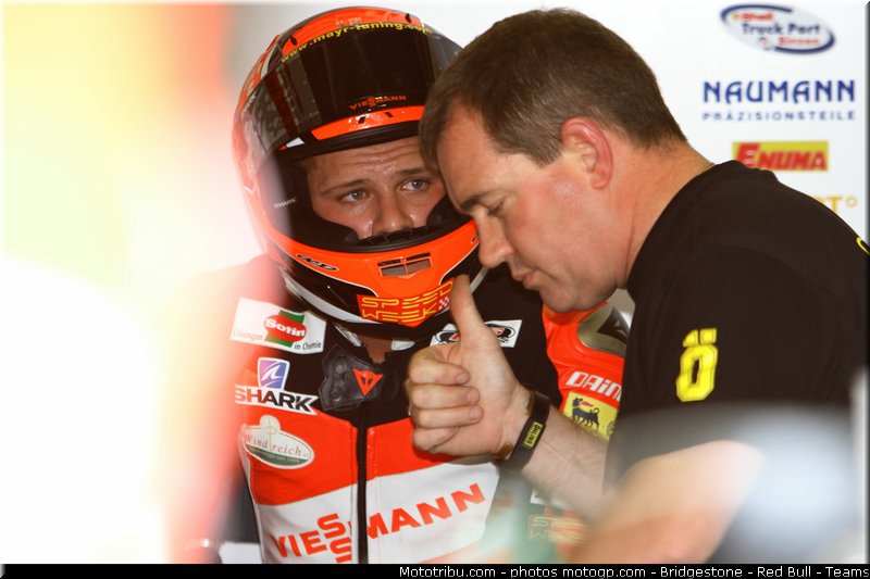 moto2_bradl_009_japon_motegi_2011