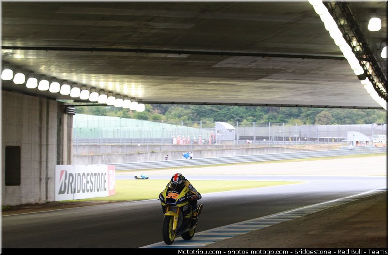 moto2_smith_012_japon_motegi_2011