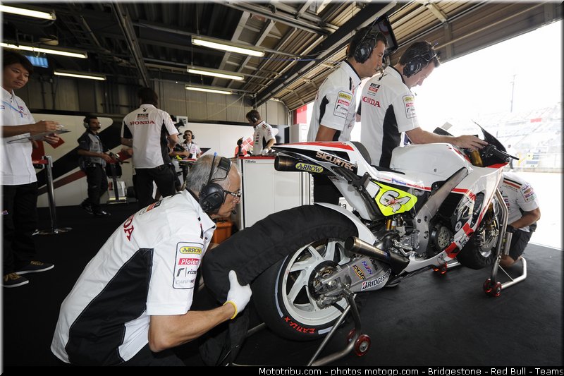 motogp_akyioshi_003_japon_motegi_2011