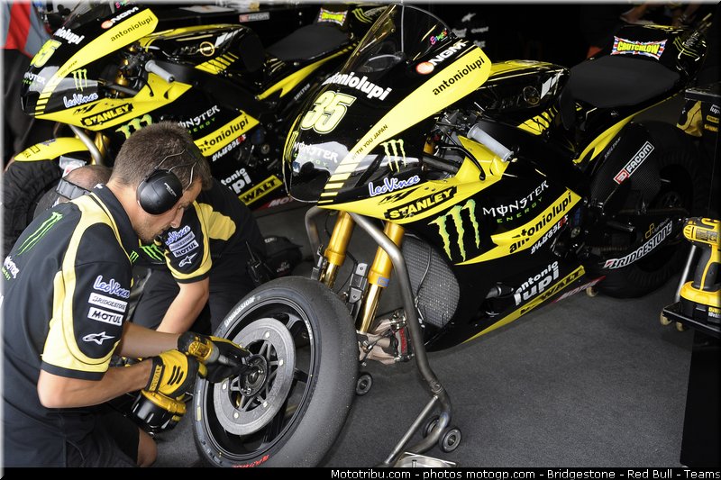 motogp_crutchlow_015_japon_motegi_2011