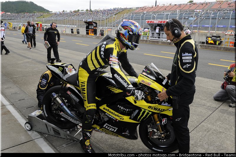 motogp_edwards_017_japon_motegi_2011