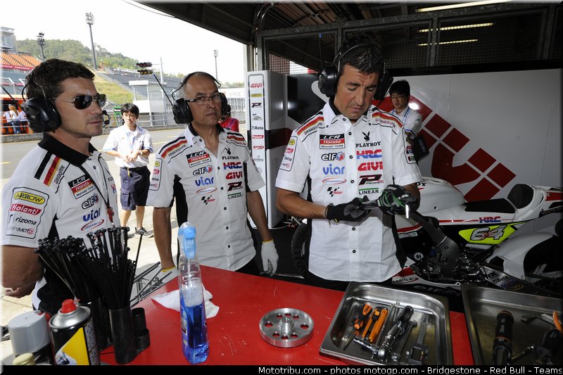 motogp_lcr_008_japon_motegi_2011