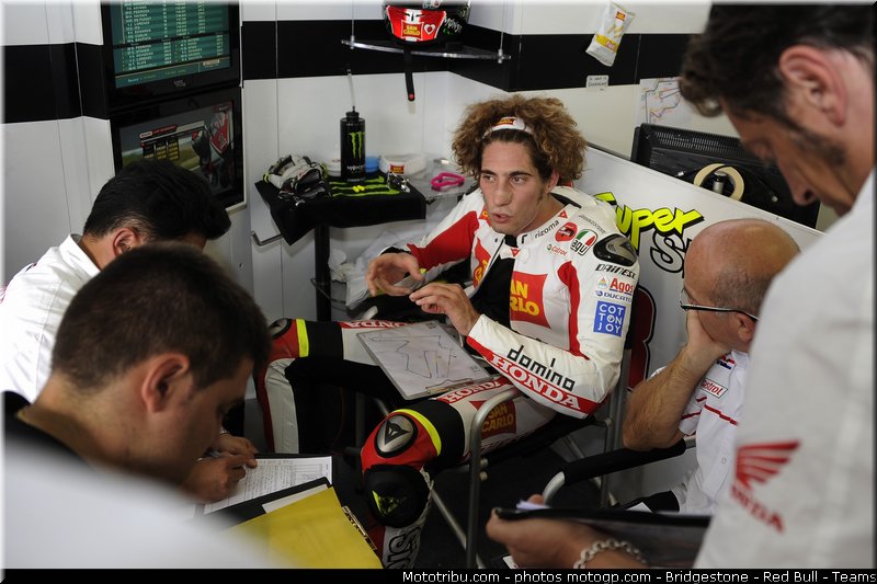 motogp_simoncelli_003_japon_motegi_2011
