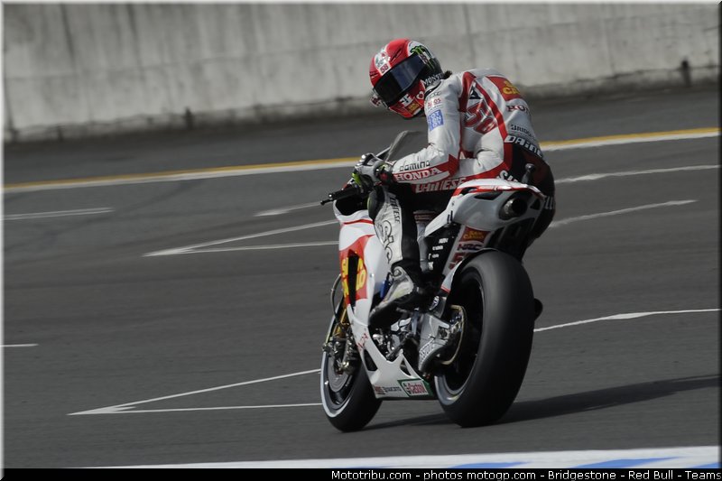 motogp_simoncelli_006_japon_motegi_2011
