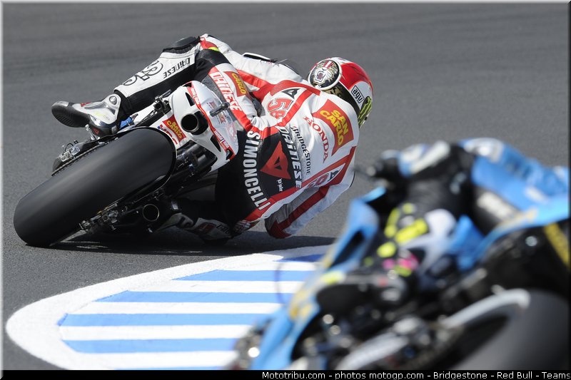 motogp_simoncelli_021_japon_motegi_2011