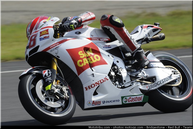 motogp_simoncelli_022_japon_motegi_2011