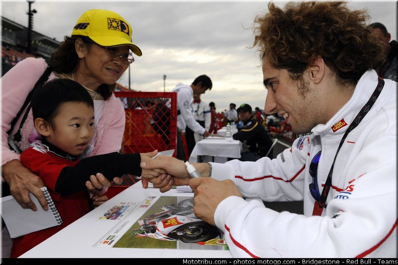 motogp_simoncelli_043_japon_motegi_2011