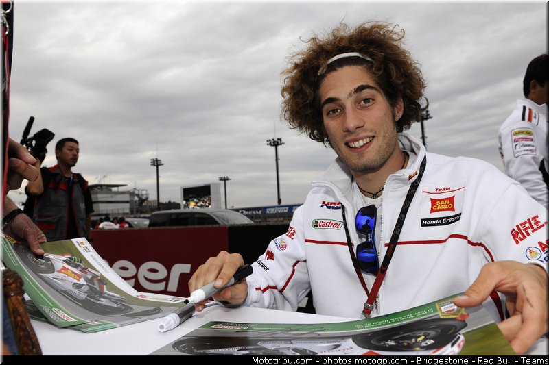 motogp_simoncelli_044_japon_motegi_2011