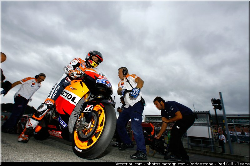 motogp_stoner_025_japon_motegi_2011