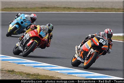 moto2_002_japon_motegi_2011.jpg