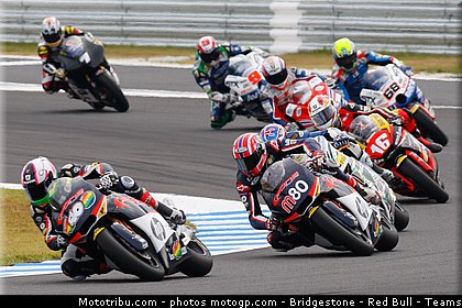 moto2_008_japon_motegi_2011.jpg