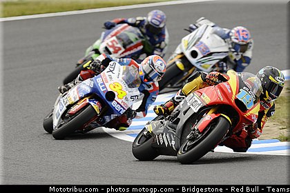 moto2_027_japon_motegi_2011.jpg