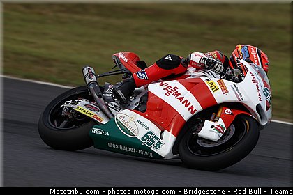 moto2_bradl_002_japon_motegi_2011.jpg