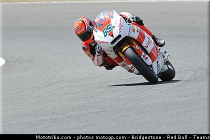 moto2_bradl_003_japon_motegi_2011.jpg