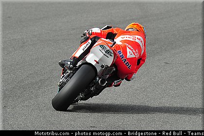 moto2_bradl_005_japon_motegi_2011.jpg