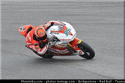moto2_bradl_006_japon_motegi_2011.jpg
