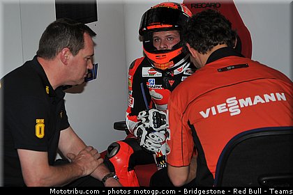 moto2_bradl_007_japon_motegi_2011.jpg