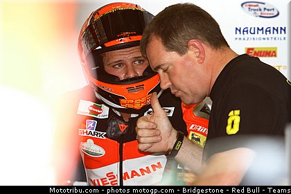 moto2_bradl_009_japon_motegi_2011.jpg