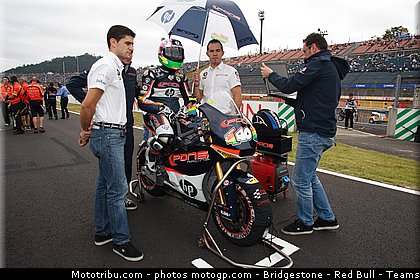 moto2_espargaro_a_001_japon_motegi_2011.jpg