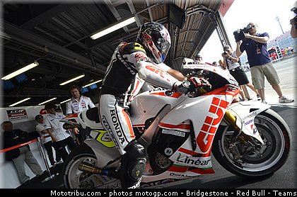 motogp_akyioshi_001_japon_motegi_2011.jpg