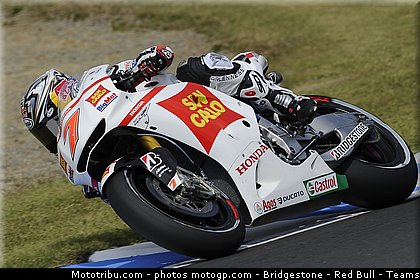 motogp_aoyama_001_japon_motegi_2011.jpg