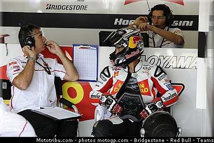 motogp_aoyama_007_japon_motegi_2011.jpg