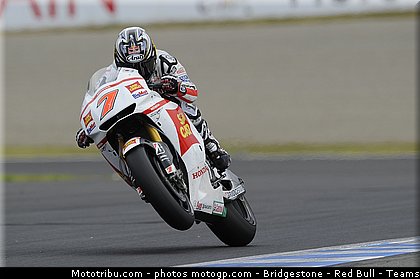 motogp_aoyama_024_japon_motegi_2011.jpg