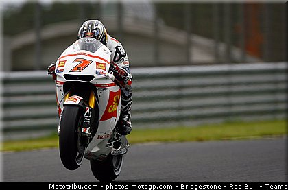 motogp_aoyama_028_japon_motegi_2011.jpg