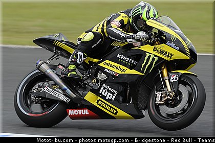 motogp_crutchlow_017_japon_motegi_2011.jpg