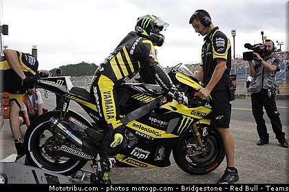 motogp_crutchlow_019_japon_motegi_2011.jpg