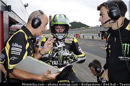 motogp_crutchlow_020_japon_motegi_2011.jpg