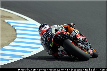motogp_de_puniet_001_japon_motegi_2011.jpg