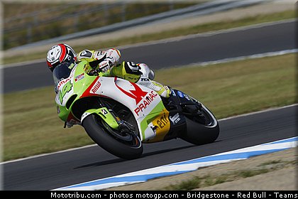 motogp_de_puniet_002_japon_motegi_2011.jpg
