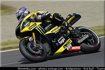 motogp_edwards_003_japon_motegi_2011.jpg