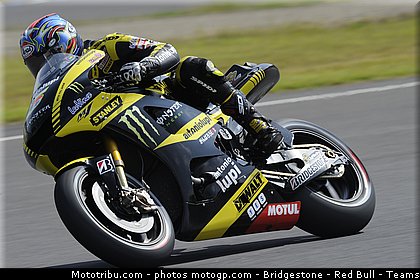 motogp_edwards_005_japon_motegi_2011.jpg