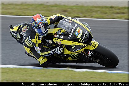motogp_edwards_012_japon_motegi_2011.jpg