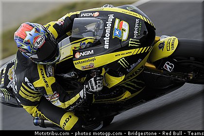 motogp_edwards_019_japon_motegi_2011.jpg