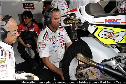 motogp_lcr_004_japon_motegi_2011.jpg