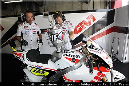 motogp_lcr_006_japon_motegi_2011.jpg