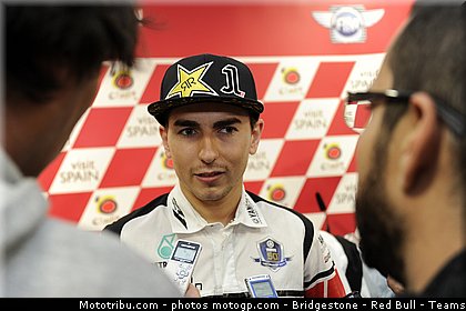 motogp_lorenzo_001_japon_motegi_2011.jpg