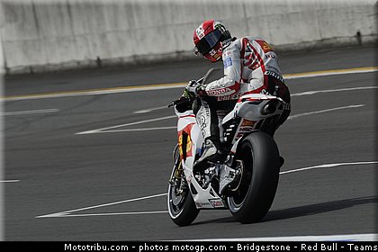 motogp_simoncelli_006_japon_motegi_2011.jpg