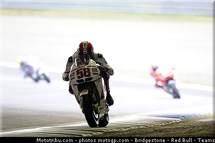 motogp_simoncelli_010_japon_motegi_2011.jpg