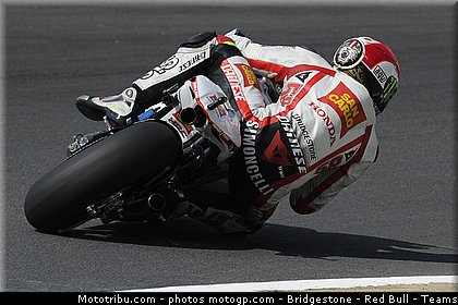 motogp_simoncelli_019_japon_motegi_2011.jpg