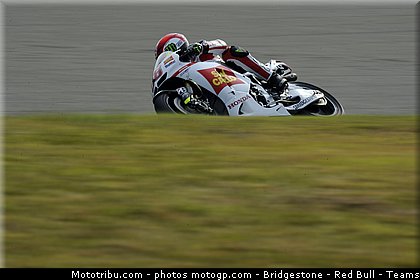 motogp_simoncelli_023_japon_motegi_2011.jpg