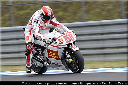 motogp_simoncelli_027_japon_motegi_2011.jpg