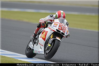 motogp_simoncelli_032_japon_motegi_2011.jpg