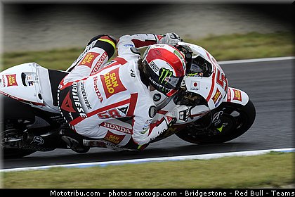 motogp_simoncelli_036_japon_motegi_2011.jpg
